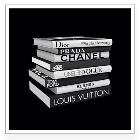 🍒Meet your Posher, Nikki🍒 - Picture 2 of 5